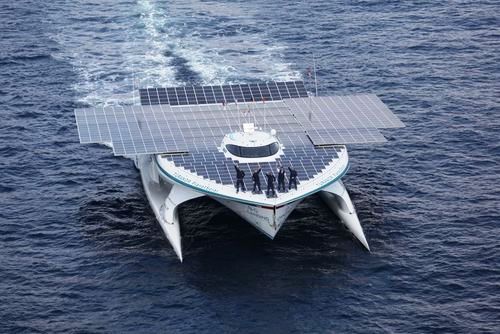 Catamarán solar logra dar la vuelta al mundo sin contaminarlo